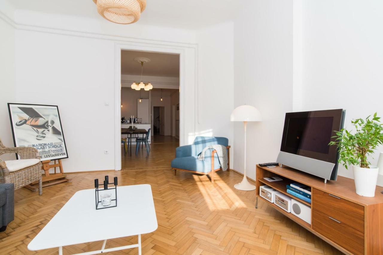 Klauzal Apartment W/3 Bedrooms, French Balcony บูดาเปสต์ ภายนอก รูปภาพ