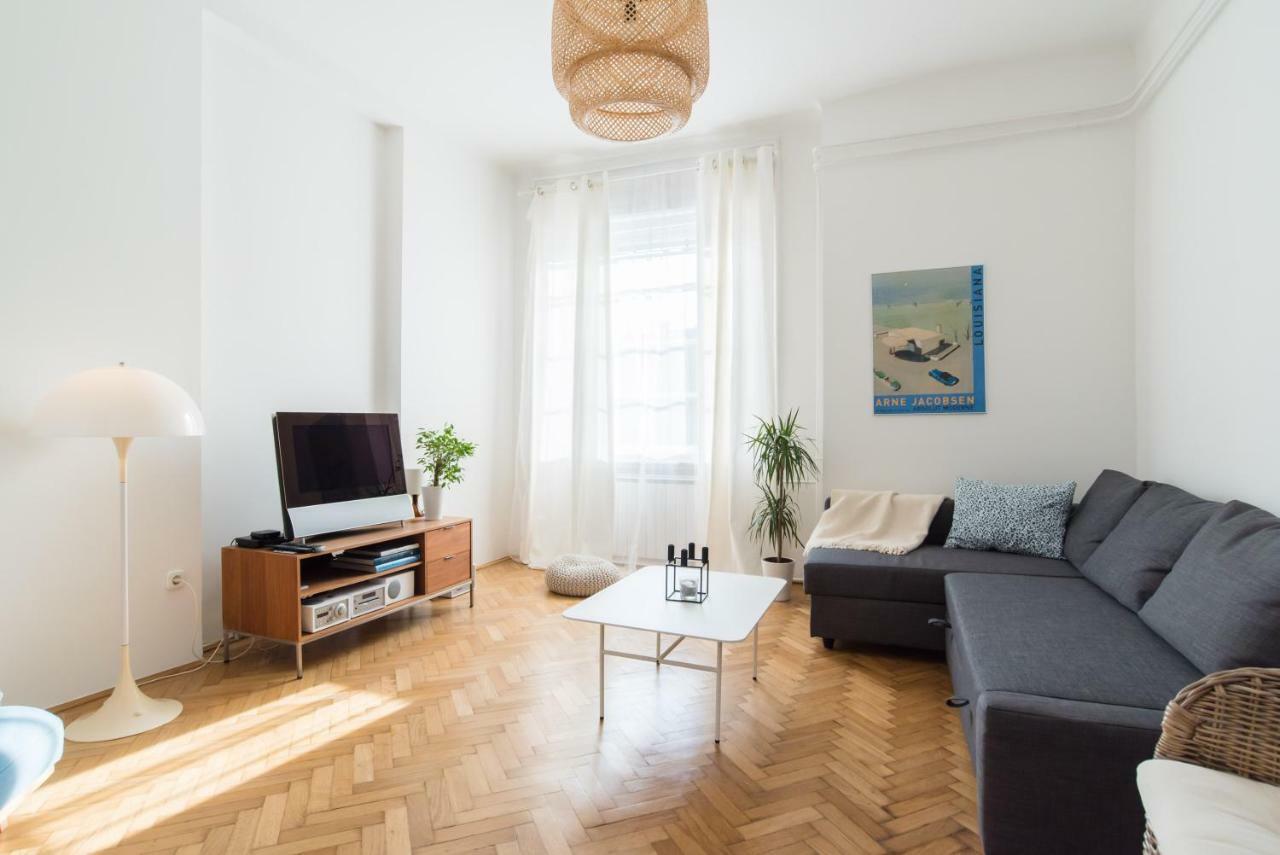 Klauzal Apartment W/3 Bedrooms, French Balcony บูดาเปสต์ ภายนอก รูปภาพ